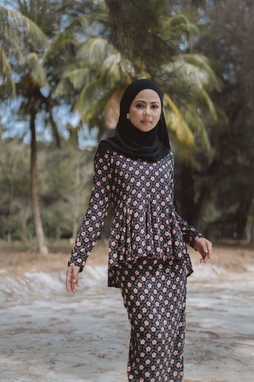 Blooming Series Arianna - black